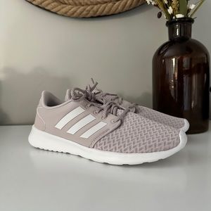 Adidas Cloudfoam Comfort Sneakers Size 7